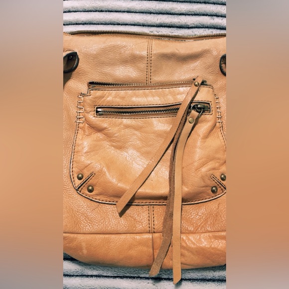 Lucky Brand Buttery Soft Crossbody Purse Light Tan - Picture 4 of 12